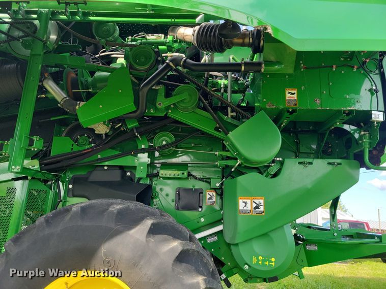 image for item EA2584 2019 John Deere  S760 combine