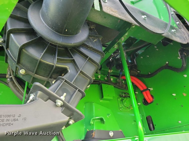 image for item EA2584 2019 John Deere  S760 combine