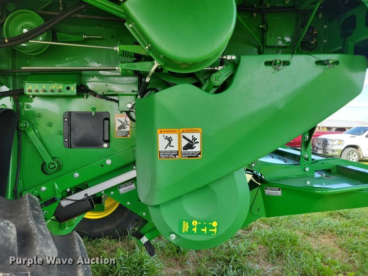 image for item EA2584 2019 John Deere  S760 combine