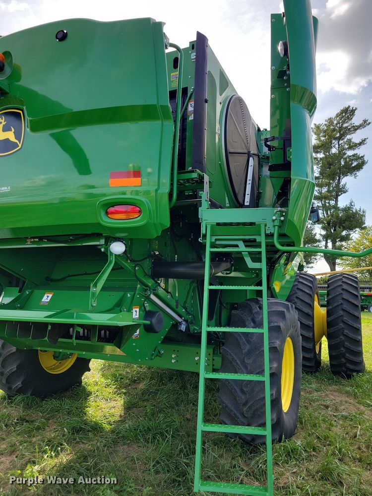 image for item EA2584 2019 John Deere  S760 combine