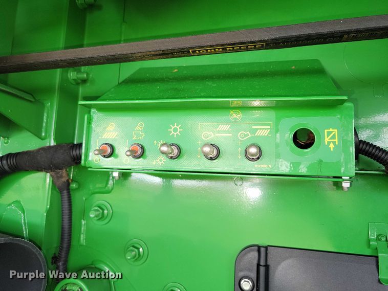 image for item EA2584 2019 John Deere  S760 combine