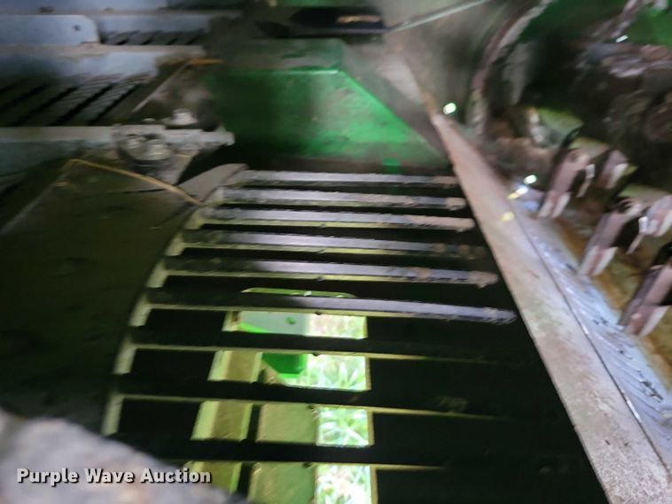 image for item EA2584 2019 John Deere  S760 combine