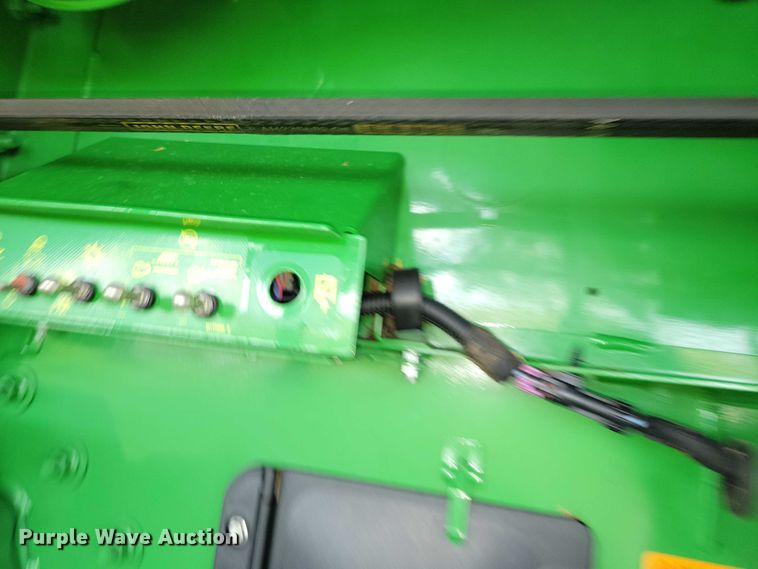 image for item EA2584 2019 John Deere  S760 combine