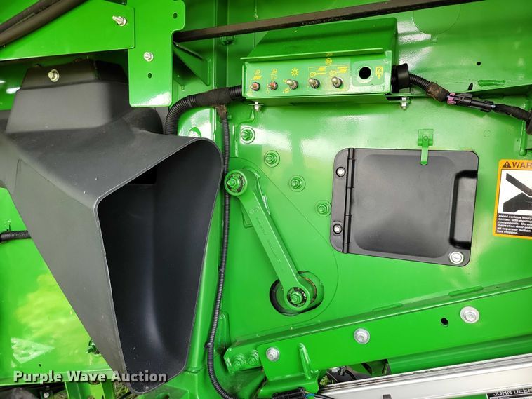 image for item EA2584 2019 John Deere  S760 combine