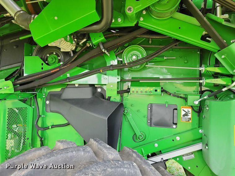 image for item EA2584 2019 John Deere  S760 combine