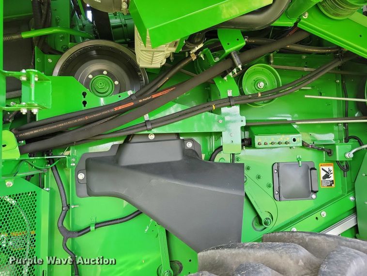image for item EA2584 2019 John Deere  S760 combine