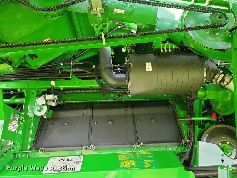 image for item EA2584 2019 John Deere  S760 combine