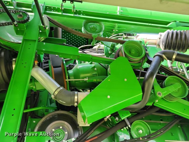 image for item EA2584 2019 John Deere  S760 combine