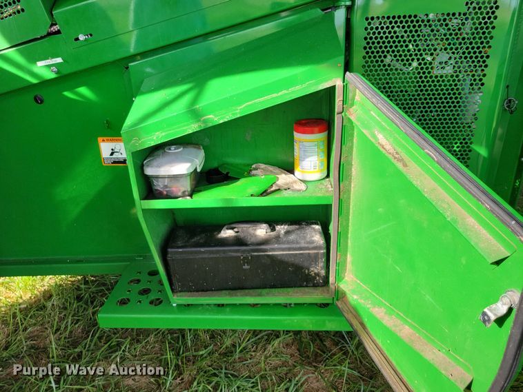 image for item EA2584 2019 John Deere  S760 combine