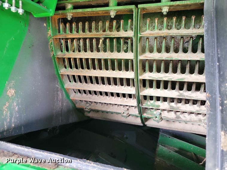 image for item EA2584 2019 John Deere  S760 combine