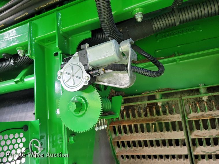 image for item EA2584 2019 John Deere  S760 combine