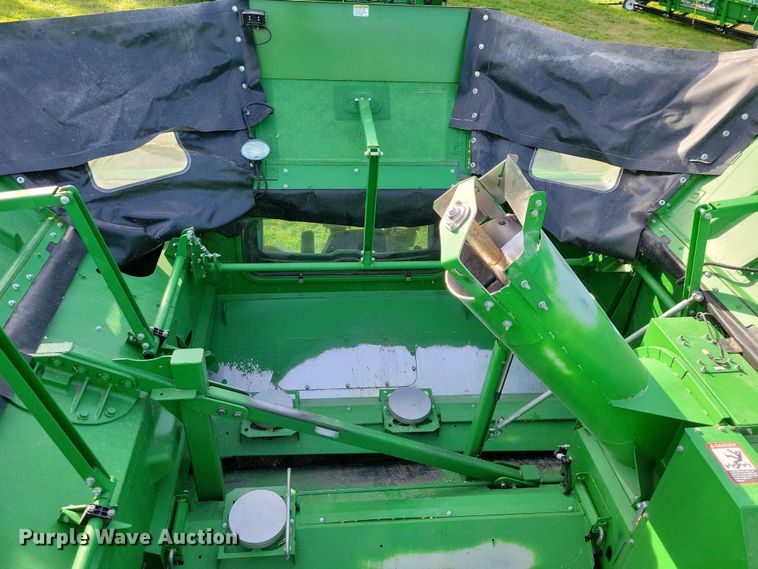 image for item EA2584 2019 John Deere  S760 combine