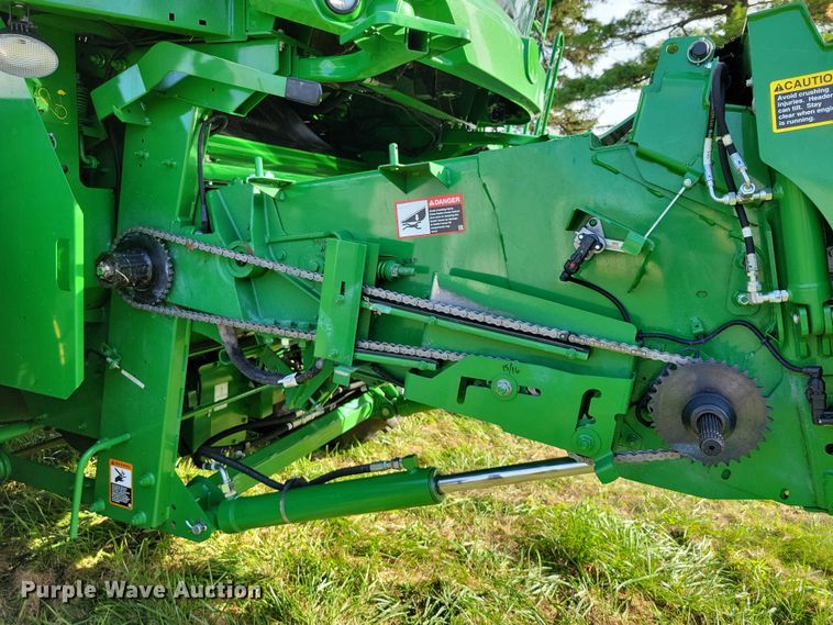 image for item EA2584 2019 John Deere  S760 combine