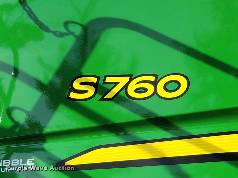 image for item EA2584 2019 John Deere  S760 combine