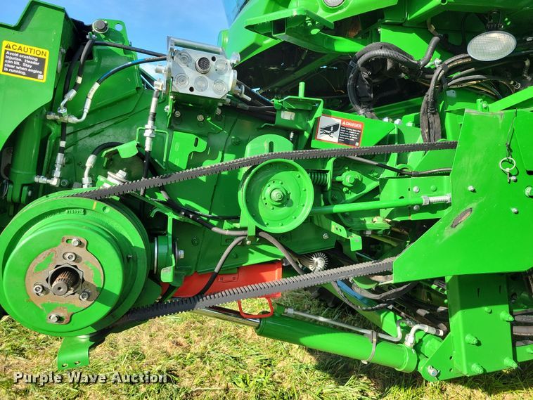 image for item EA2584 2019 John Deere  S760 combine