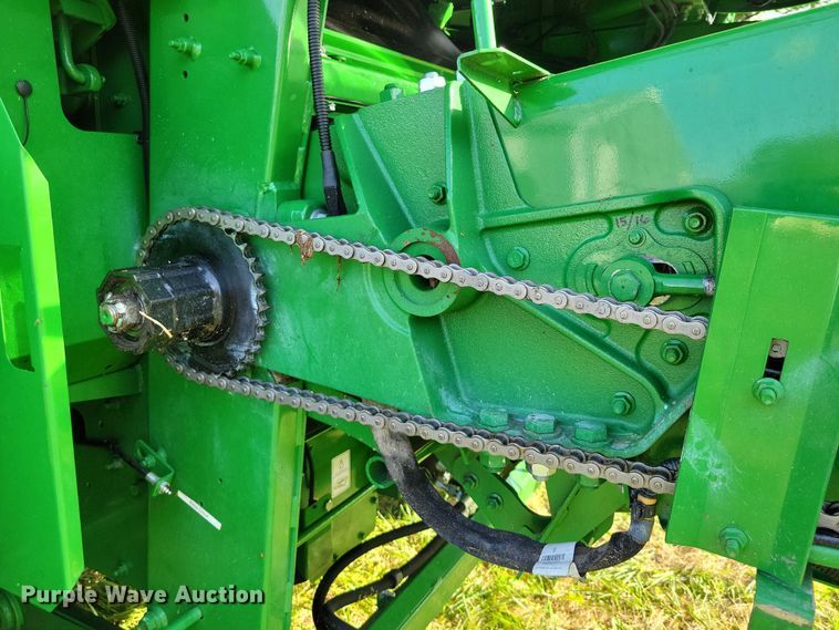 image for item EA2584 2019 John Deere  S760 combine