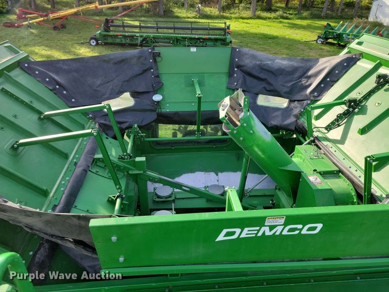 image for item EA2584 2019 John Deere  S760 combine