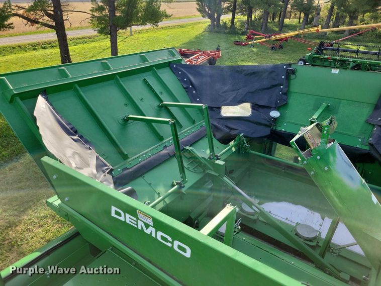 image for item EA2584 2019 John Deere  S760 combine