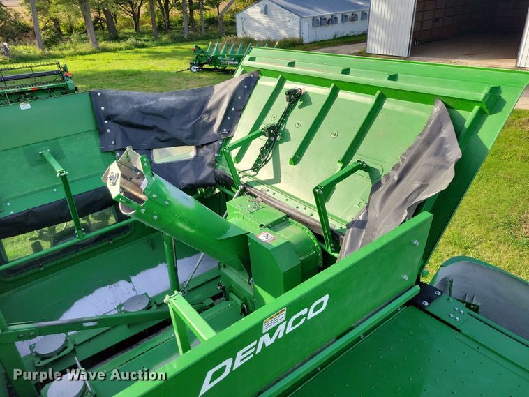 image for item EA2584 2019 John Deere  S760 combine