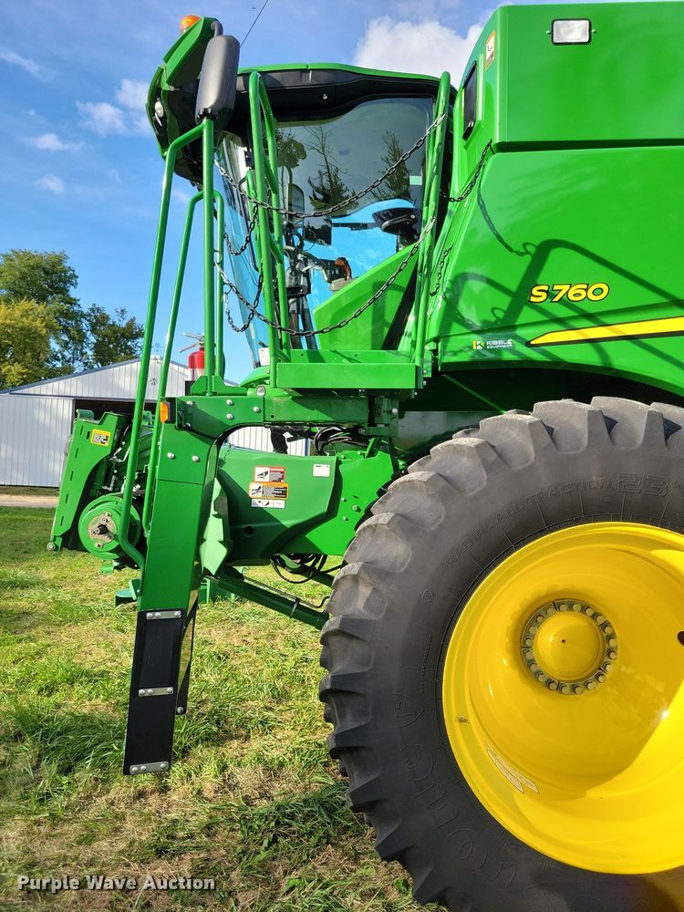 image for item EA2584 2019 John Deere  S760 combine