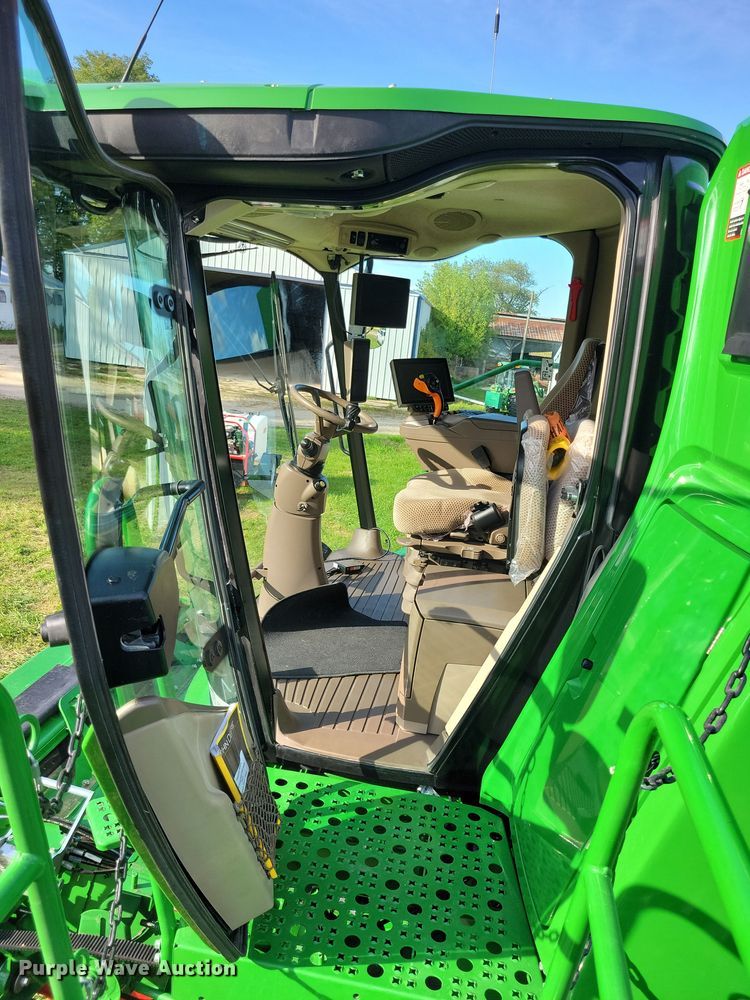 image for item EA2584 2019 John Deere  S760 combine