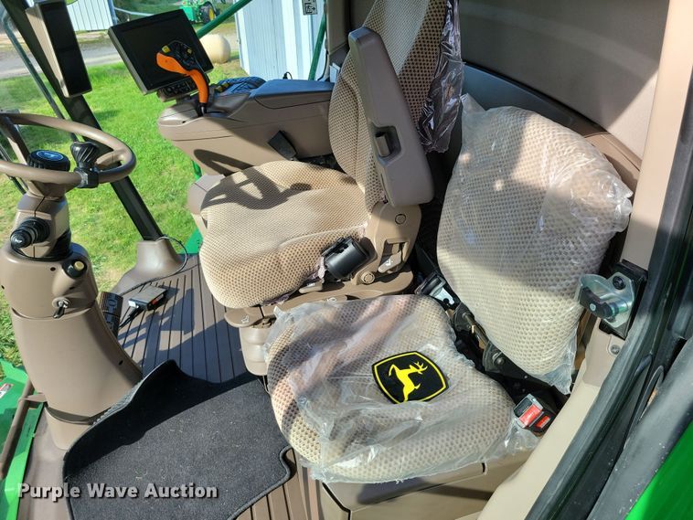 image for item EA2584 2019 John Deere  S760 combine