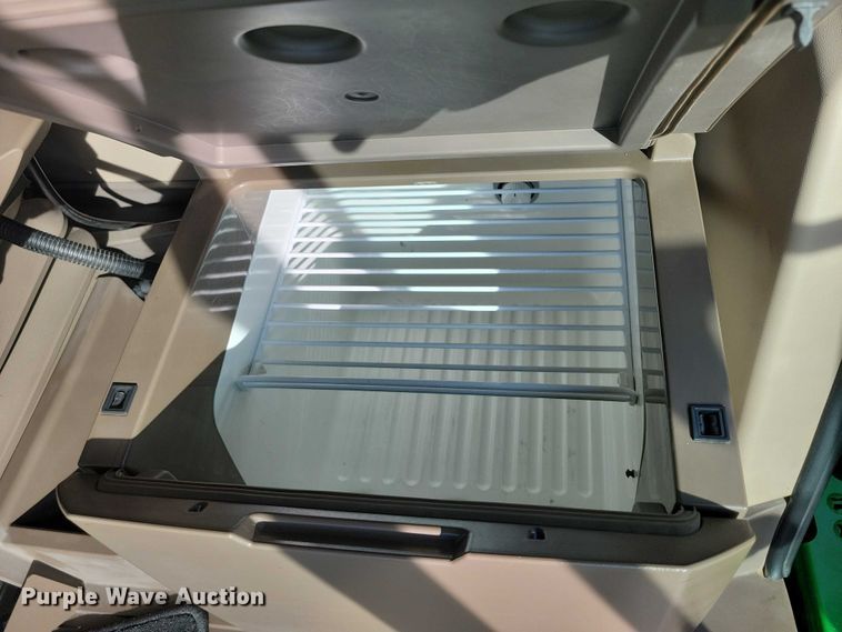 image for item EA2584 2019 John Deere  S760 combine