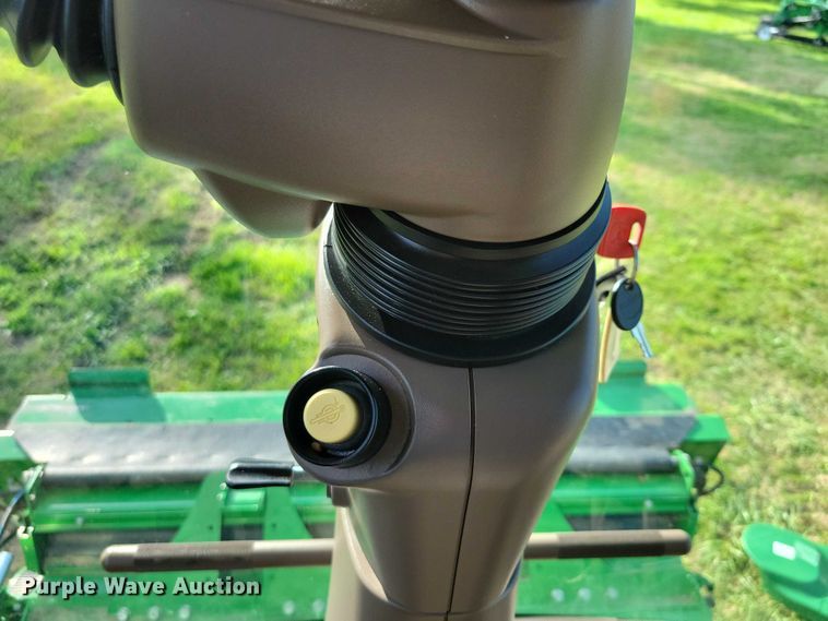 image for item EA2584 2019 John Deere  S760 combine