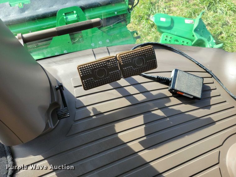 image for item EA2584 2019 John Deere  S760 combine