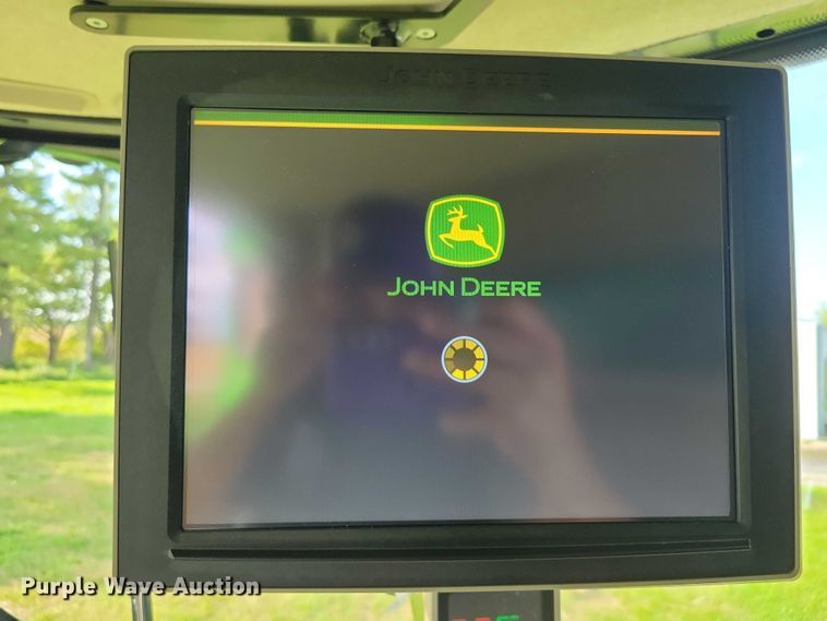 image for item EA2584 2019 John Deere  S760 combine