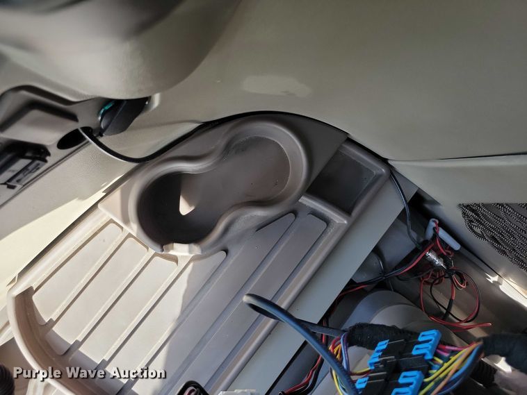 image for item EA2584 2019 John Deere  S760 combine