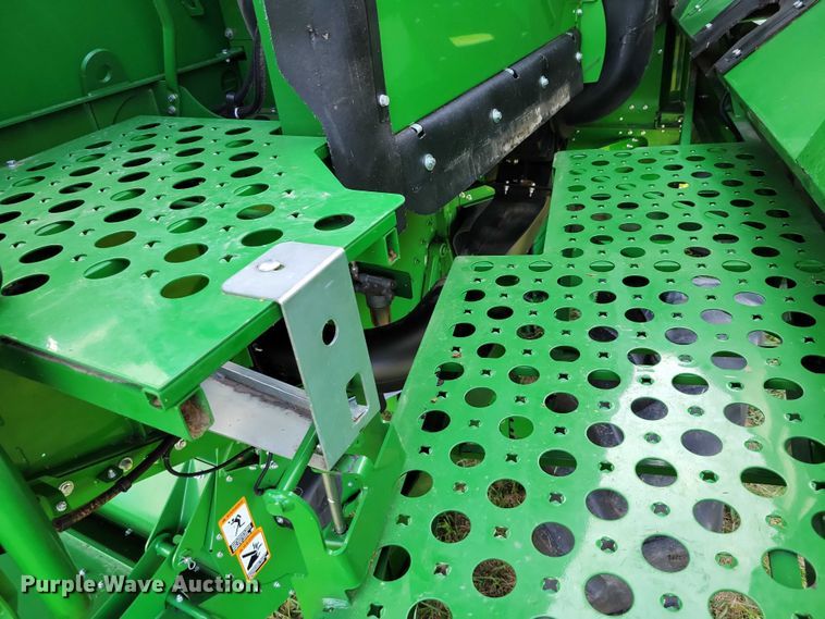 image for item EA2584 2019 John Deere  S760 combine