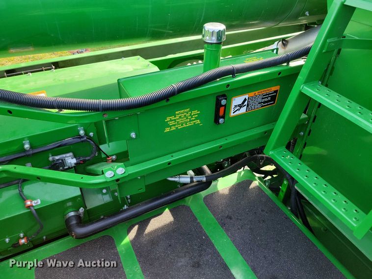 image for item EA2584 2019 John Deere  S760 combine