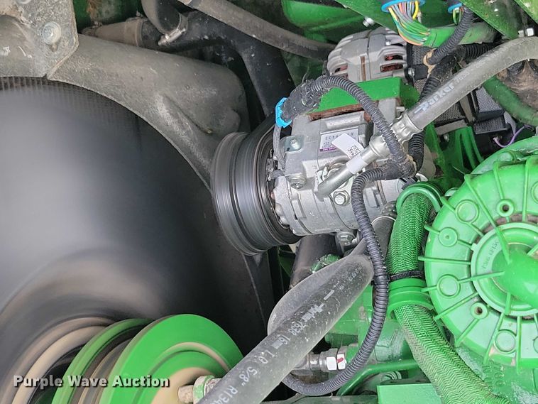 image for item EA2584 2019 John Deere  S760 combine