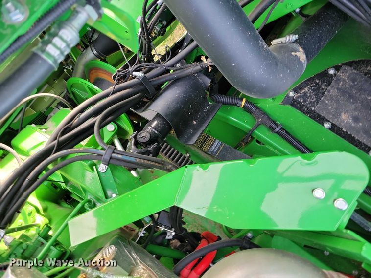 image for item EA2584 2019 John Deere  S760 combine