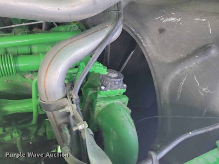 image for item EA2584 2019 John Deere  S760 combine