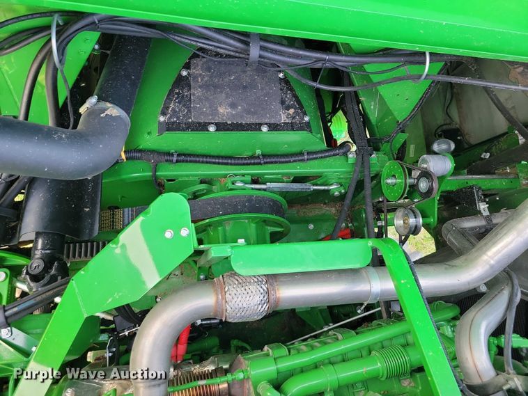 image for item EA2584 2019 John Deere  S760 combine