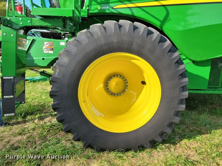 image for item EA2584 2019 John Deere  S760 combine