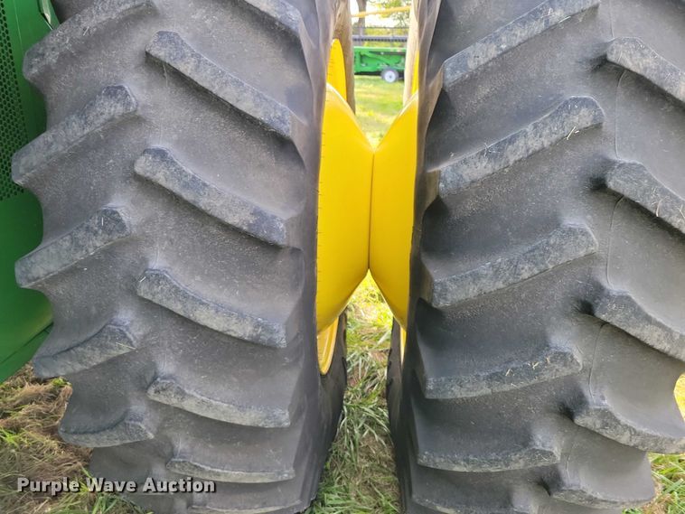 image for item EA2584 2019 John Deere  S760 combine