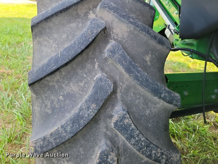 image for item EA2584 2019 John Deere  S760 combine