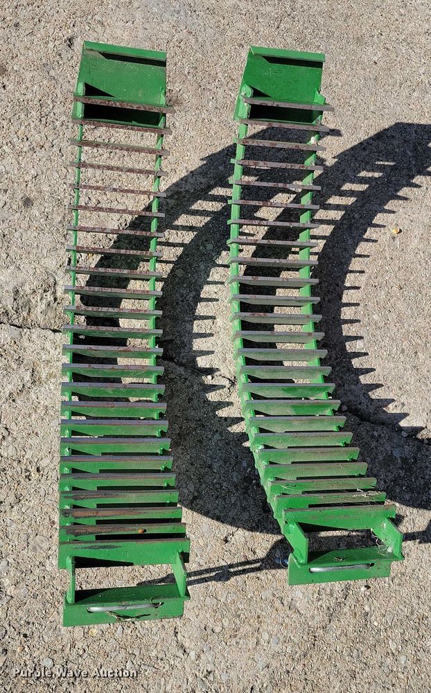 image for item EA2584 2019 John Deere  S760 combine