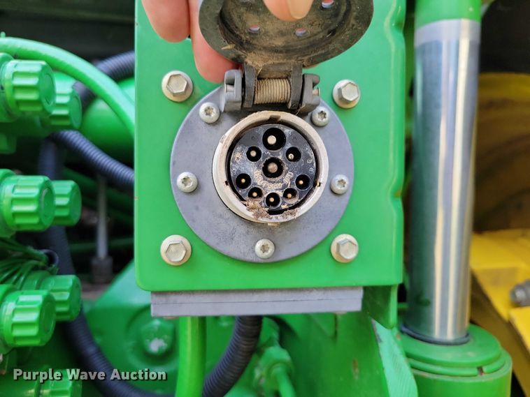 image for item EA2586 2003 John Deere  8320 MFWD tractor