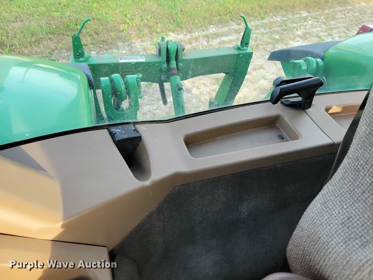 image for item EA2586 2003 John Deere  8320 MFWD tractor