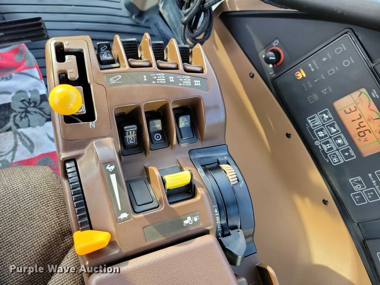 image for item EA2586 2003 John Deere  8320 MFWD tractor