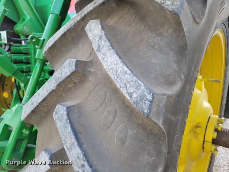 image for item EA2586 2002 John Deere  8320 MFWD tractor