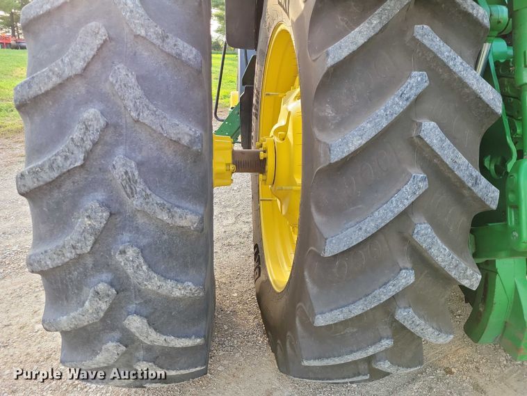 image for item EA2586 2002 John Deere  8320 MFWD tractor