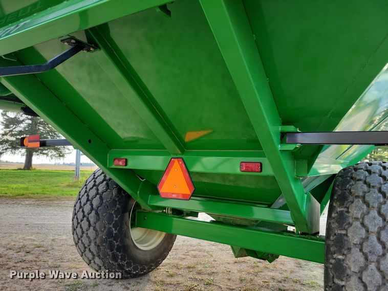 image for item EA2587 2013 Brent 882 grain cart