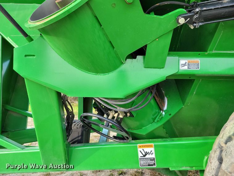 image for item EA2587 2013 Brent 882 grain cart