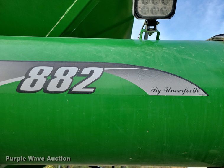 image for item EA2587 2013 Brent 882 grain cart