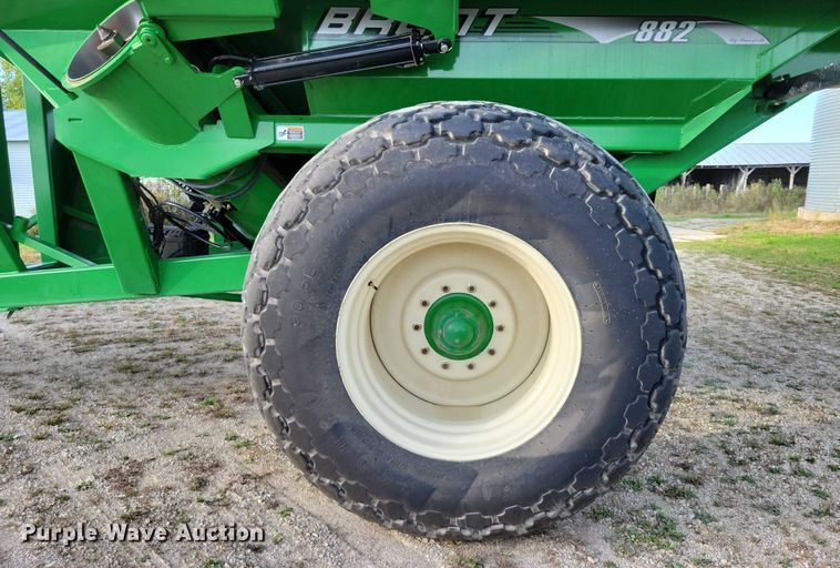 image for item EA2587 2013 Brent 882 grain cart